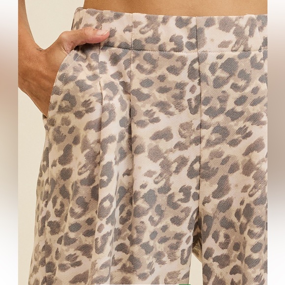 Aerie leopard street wide leg trousers - Picture 7 of 12